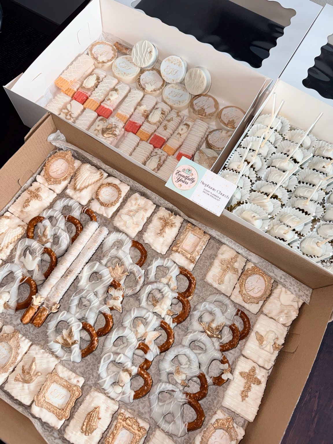 Elegant white and gold custom treats